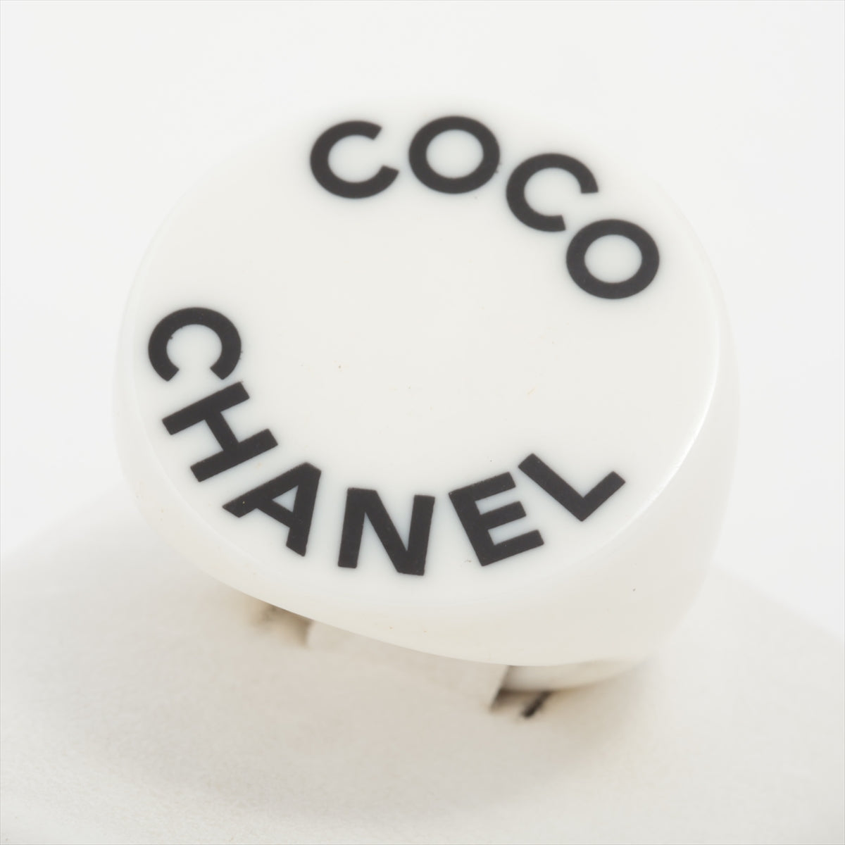 シャネル ロゴ 07P リング プラスチック ホワイト×ブラック COCO CHANEL