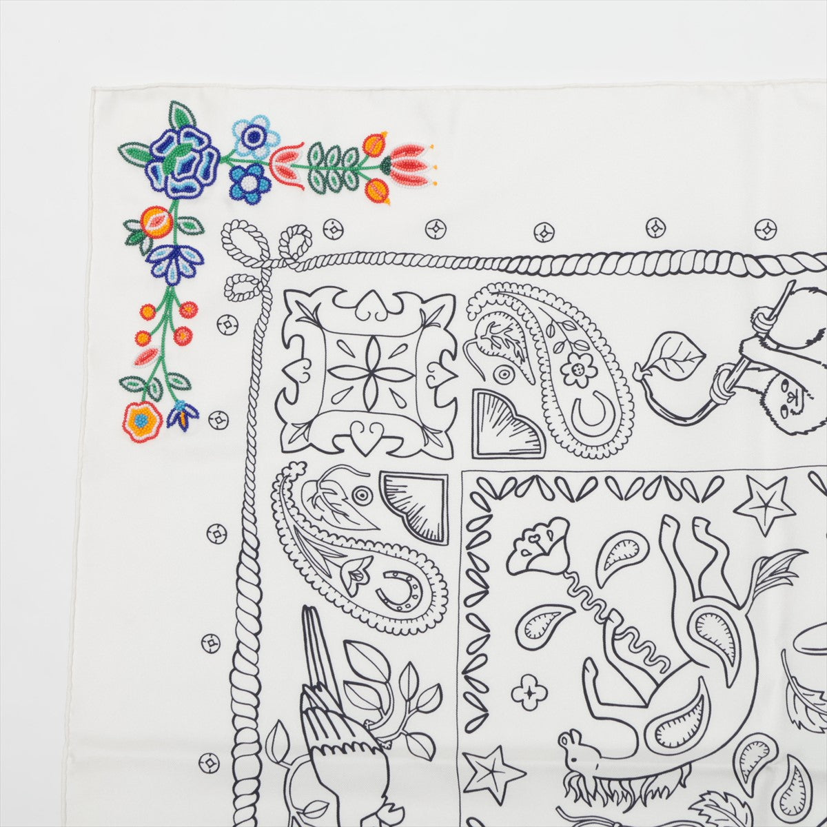 エルメス アニマル バンダナ フルール ペルレ スカーフ シルク ホワイト  河原シンスケ カレ65 ビーズ 刺繍