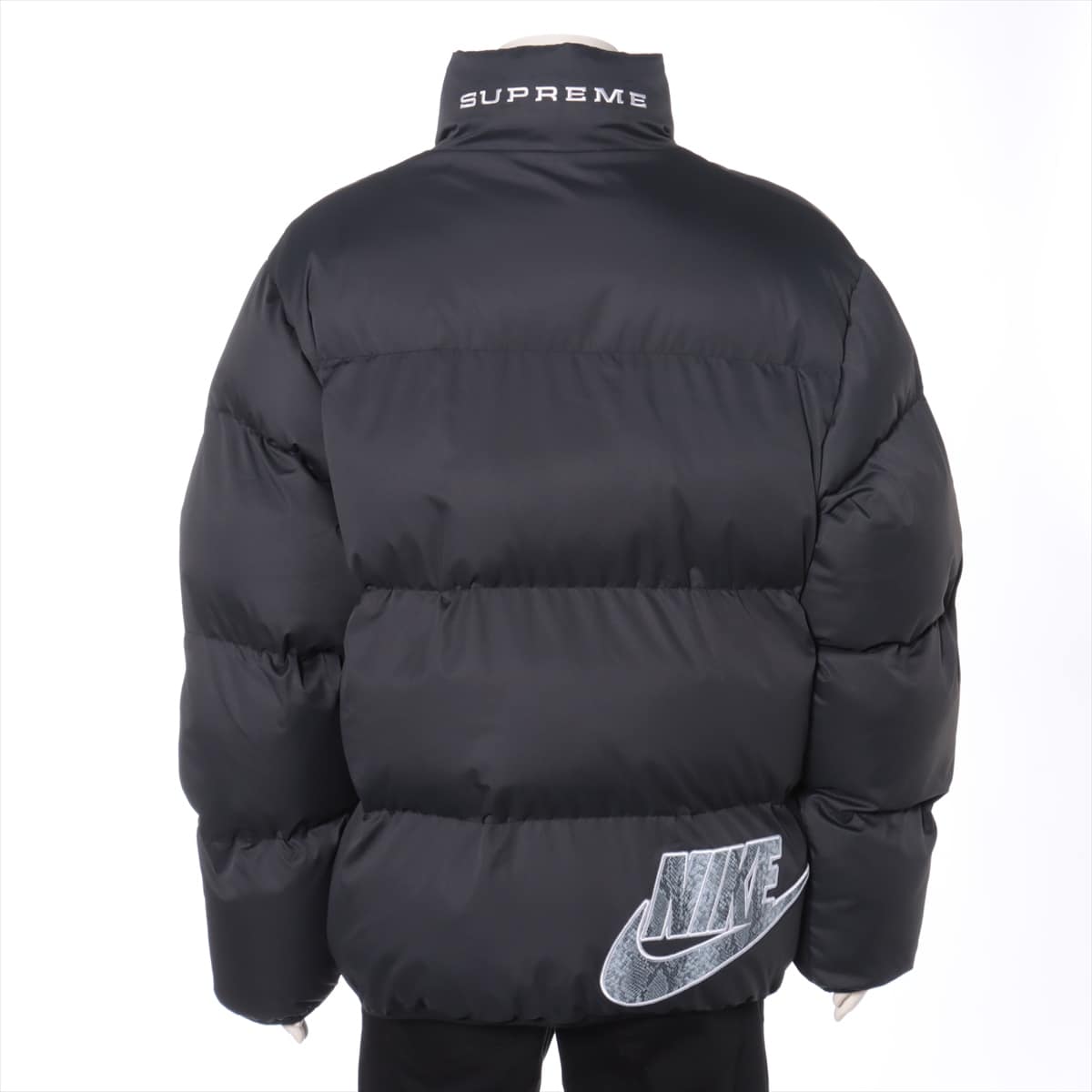 ナイキ×シュプリーム 21SS ポリエステル ダウンジャケット L メンズ ブラック Reversible Puffy Jacket  リバー｜a0630396｜中古ブランド品・ブランド古着通販｜ALLU（アリュー）