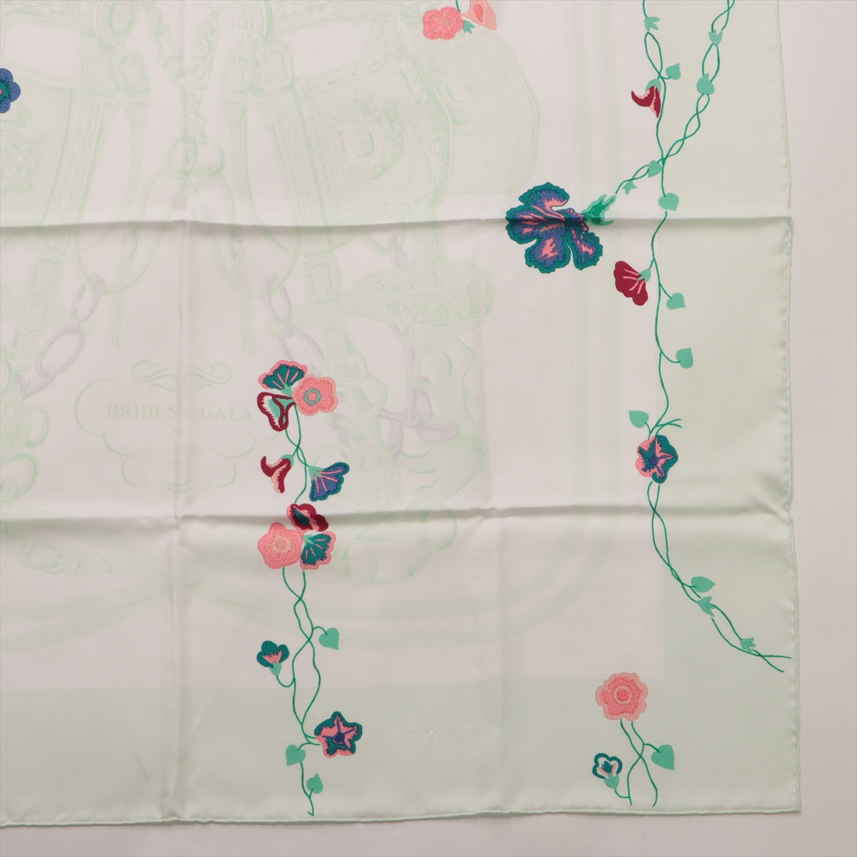 エルメス カレ90 BRIDES de GALA 式典用馬勒 スカーフ シルク ベージュ×グリーン FLOWER 花柄