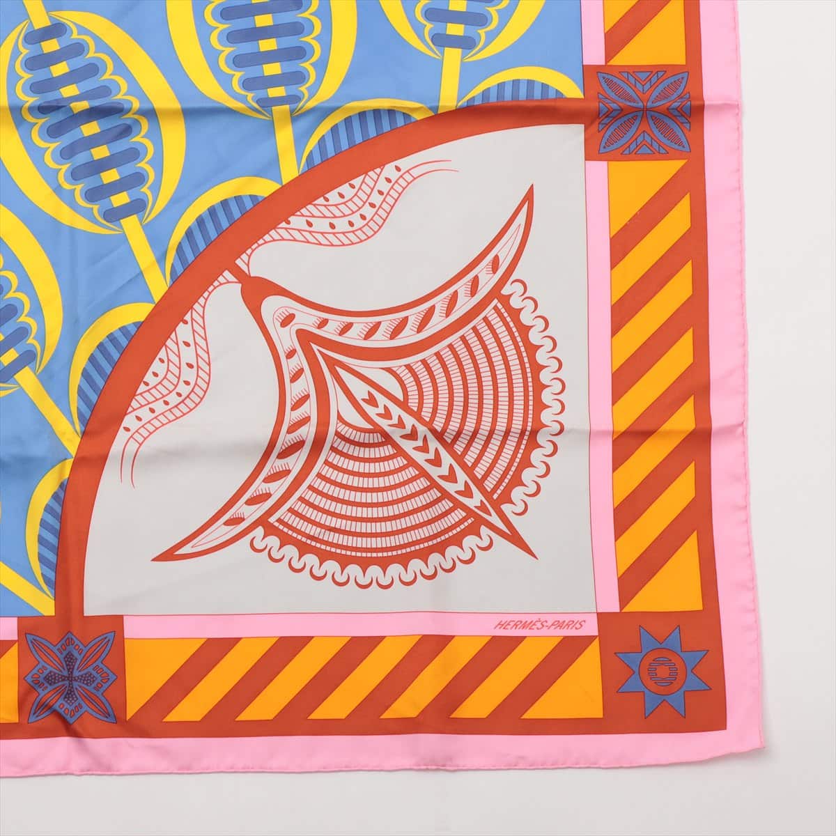 エルメス カレ90GEOMETRIE CRETOISE (クレタの幾何学) スカーフ シルク ピンク