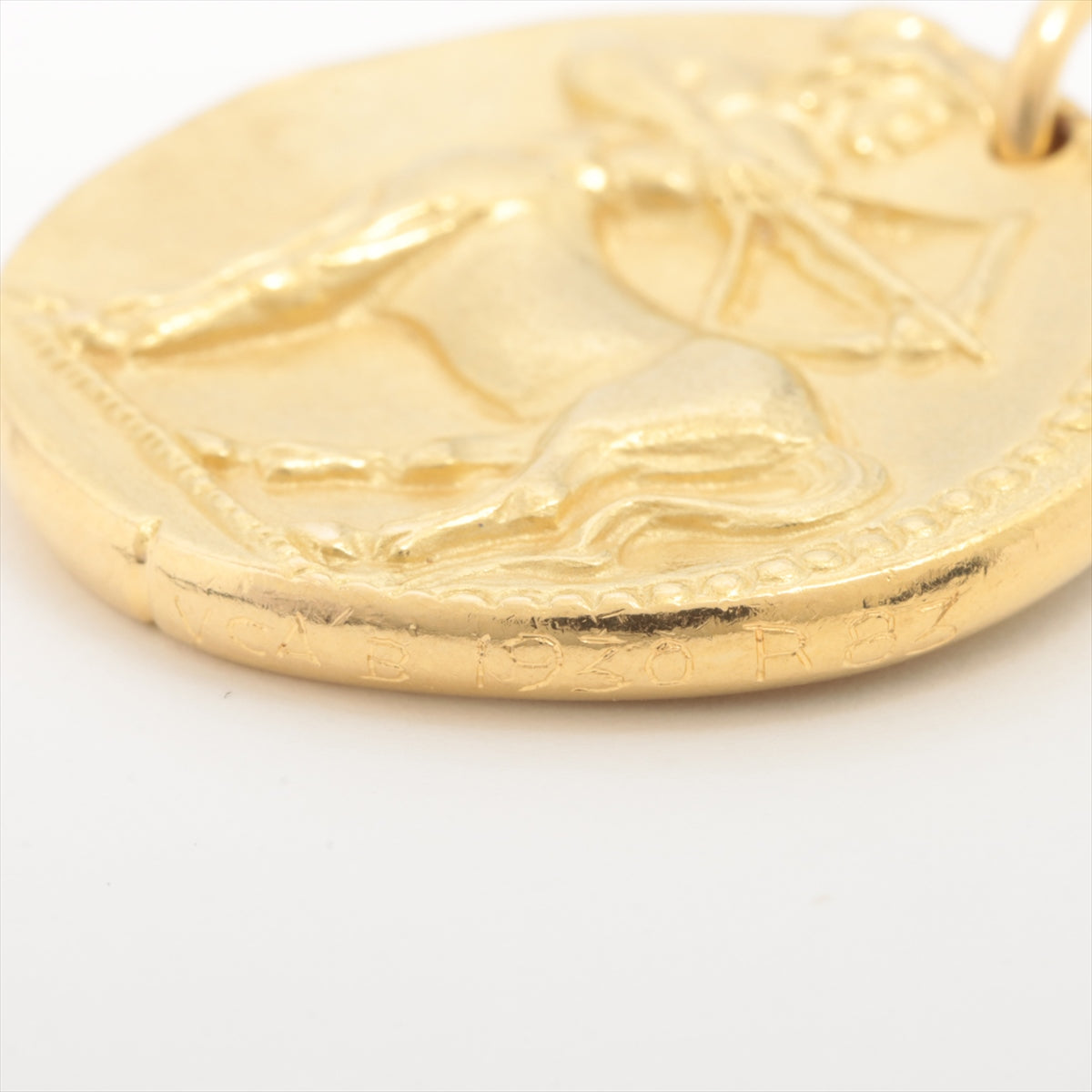 ヴァンクリーフ&アーペル ゾディアック メダル ネックレストップ 750(YG) 16.2g 射手座