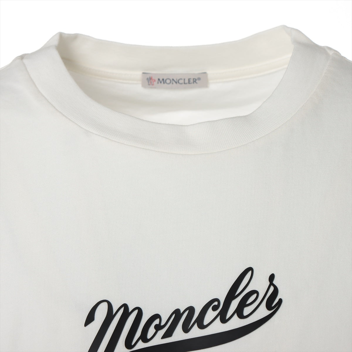 MONCLER モンクレール 袖ロゴパッチ Vネック Tシャツ