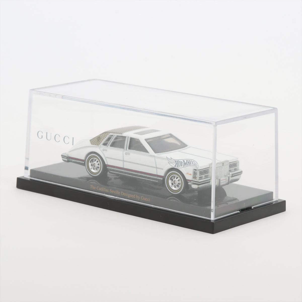 グッチ 置物 GP ホワイト ホットウィール キャデラック セビル レプリカ  ミニカー｜a2408435｜中古ブランド品・ブランド古着通販｜ALLU（アリュー）