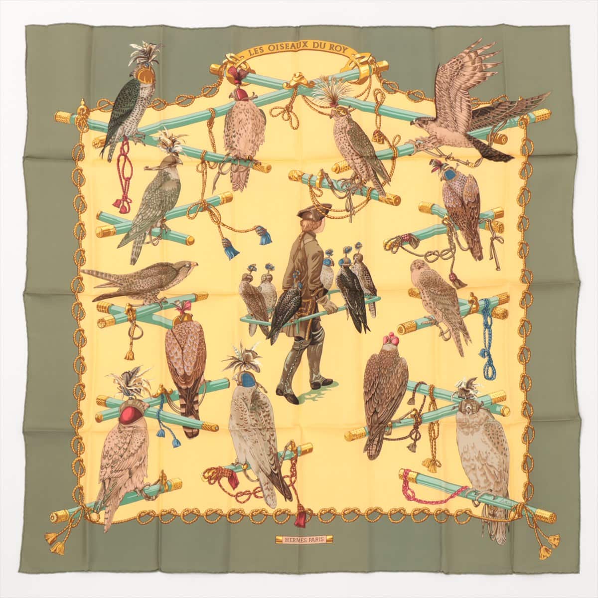 エルメス カレ90 LES OISEAUX DU ROY 王の鳥たち スカーフ シルク カーキ ｜gz022566｜中古ブランド品・ブランド古着通販｜ALLU（アリュー）