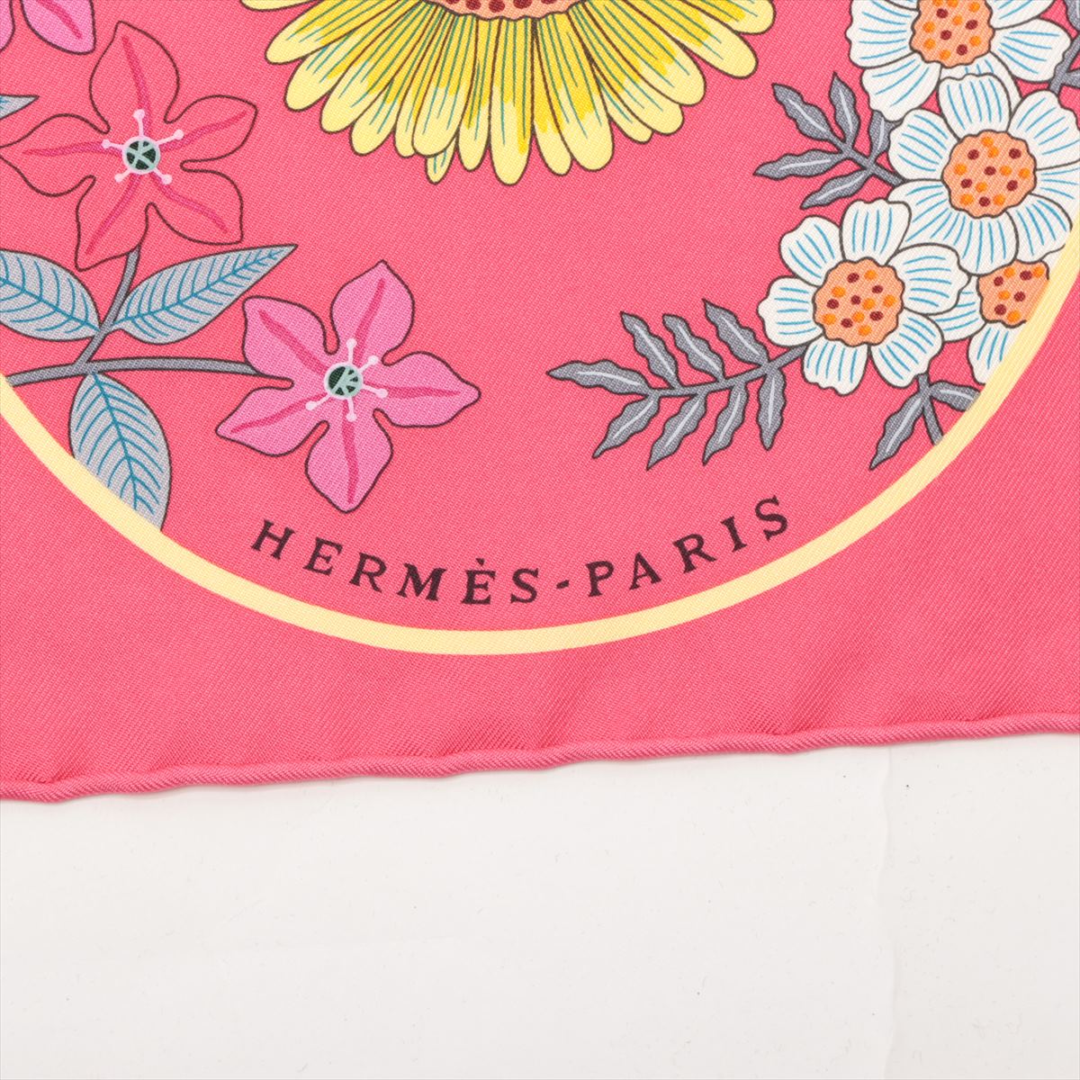 バンダナ/スカーフ未使用　エルメス　HERMES スカーフ　ピンク　素敵です
